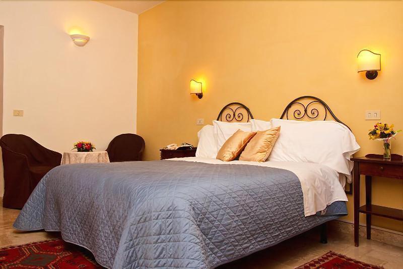 Albergo Duomo Montepulciano Bagian luar foto
