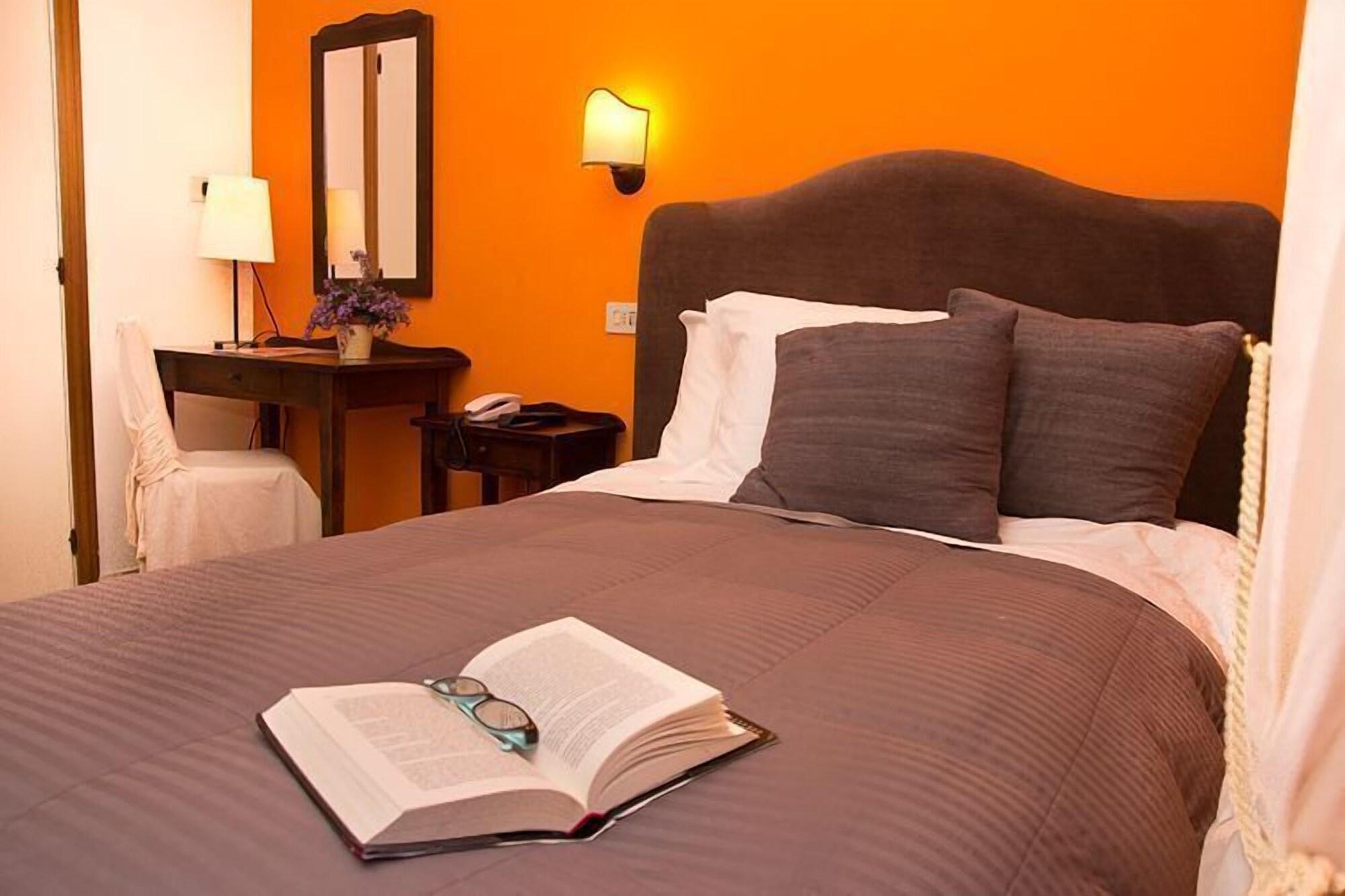 Albergo Duomo Montepulciano Bagian luar foto
