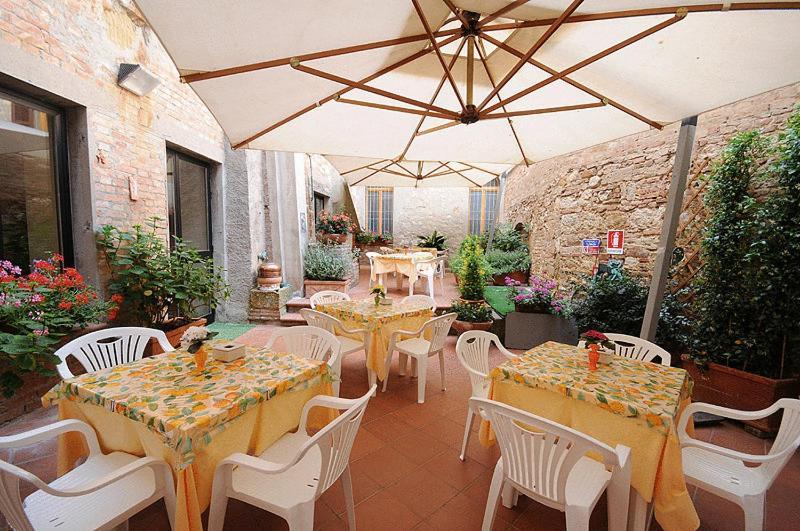Albergo Duomo Montepulciano Bagian luar foto