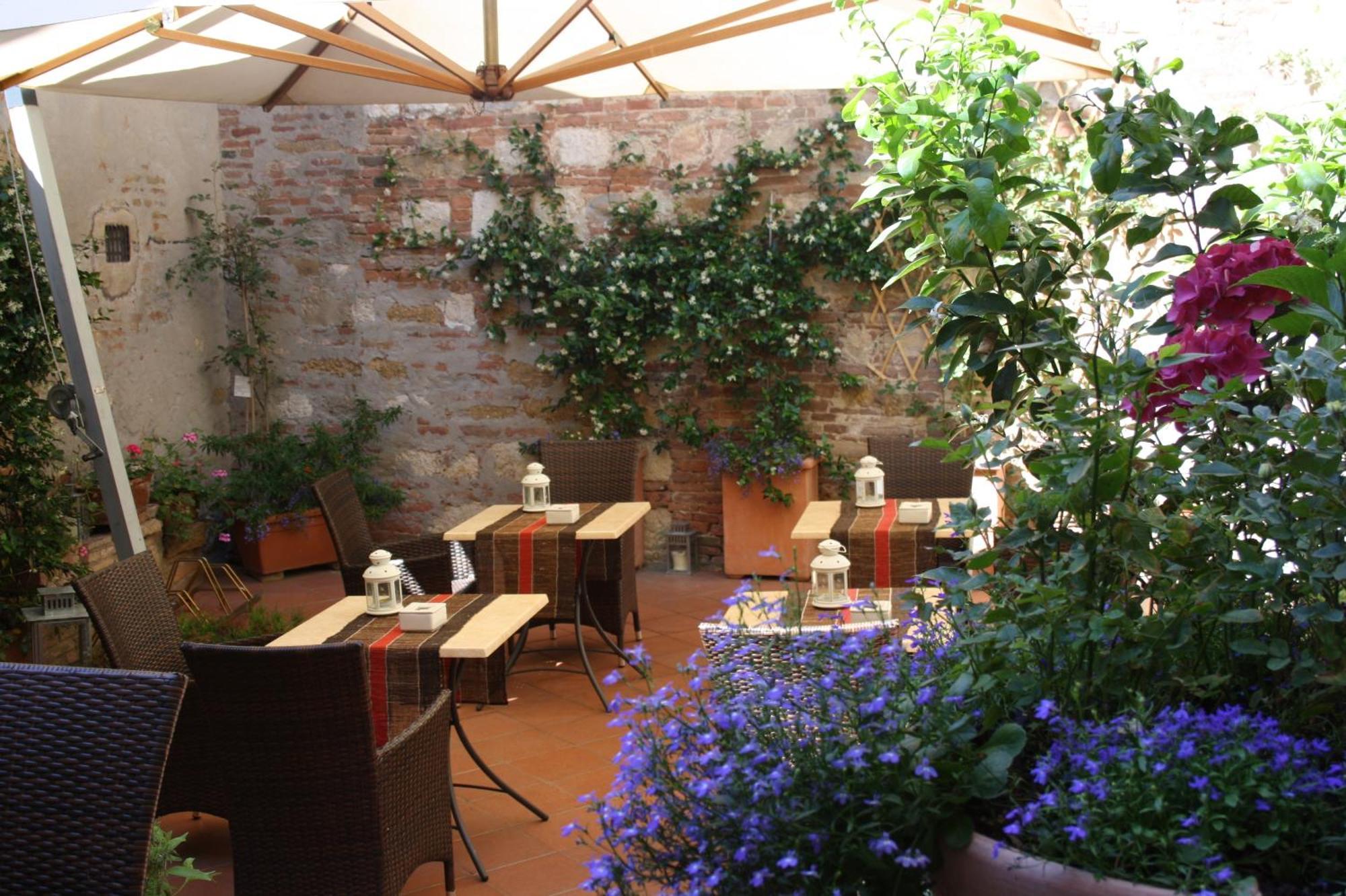 Albergo Duomo Montepulciano Bagian luar foto