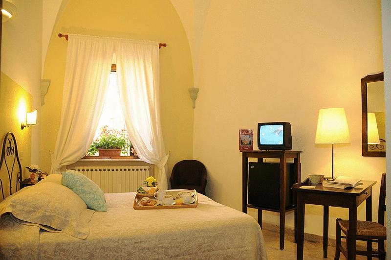 Albergo Duomo Montepulciano Ruang foto